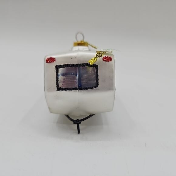 Bronner's Christmas Wonderland • Travel Trailer Glass Christmas Ornament [131] - Picture 6 of 11